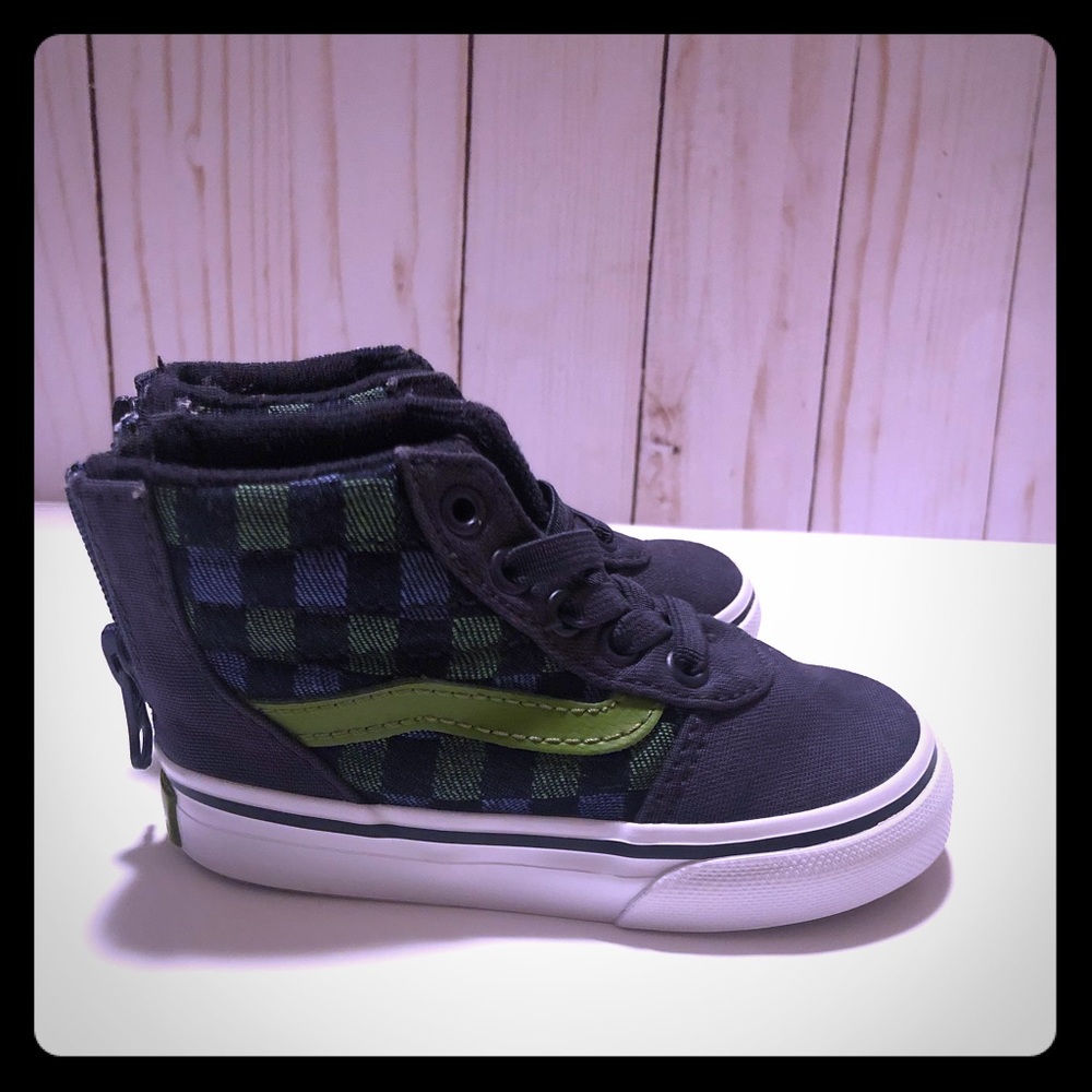 Boys Vans Sneakers. Blue and Green. Size 5.